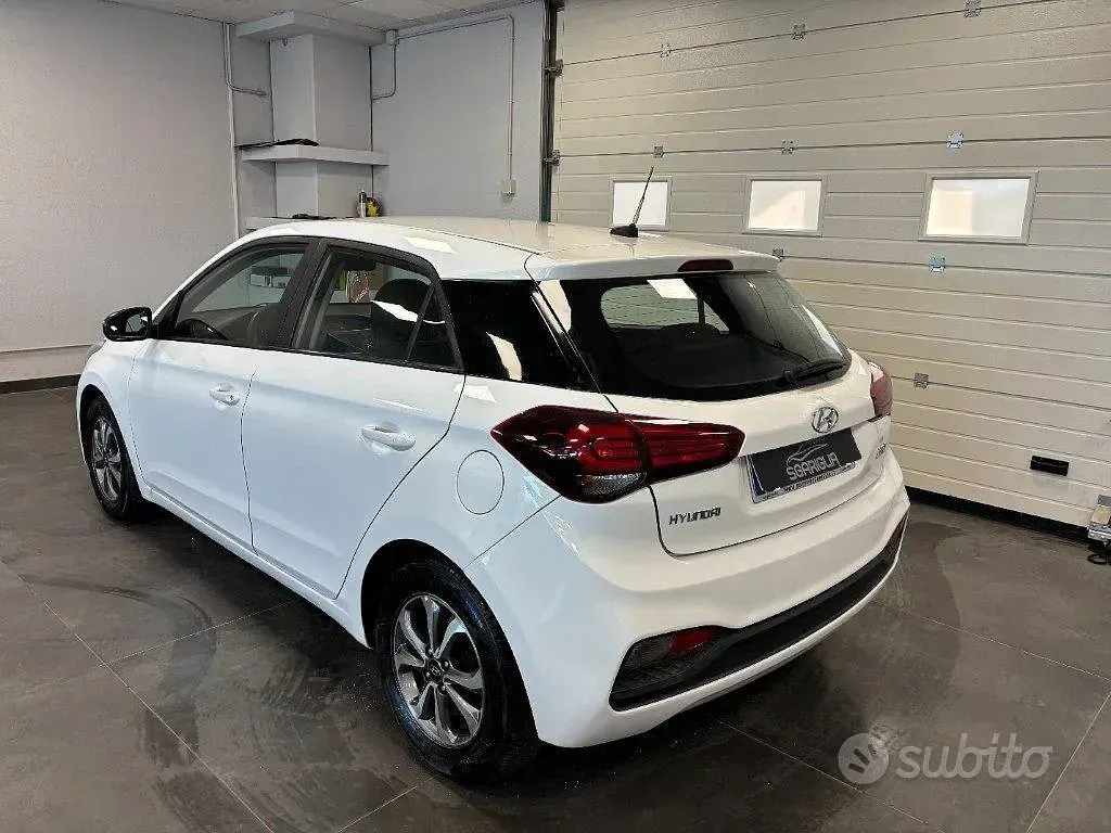 Usata Hyundai i20 Advanced 75 CV (55 kW) 2019 Bianco Utilitaria