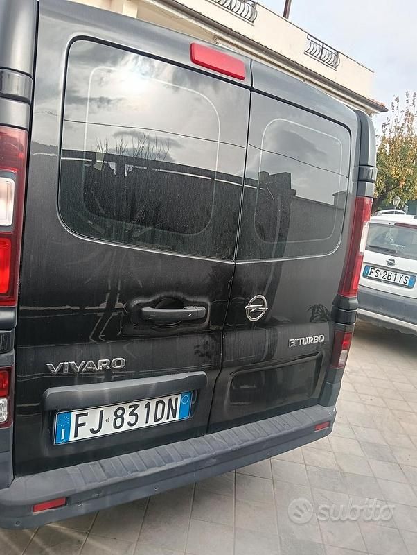 Usata Opel Vivaro 2017 Nero Monovolume