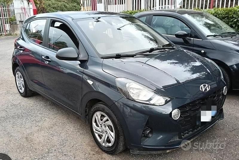Usata Hyundai i10 Advanced 66 CV (48 kW) 2023 Grigio Utilitaria