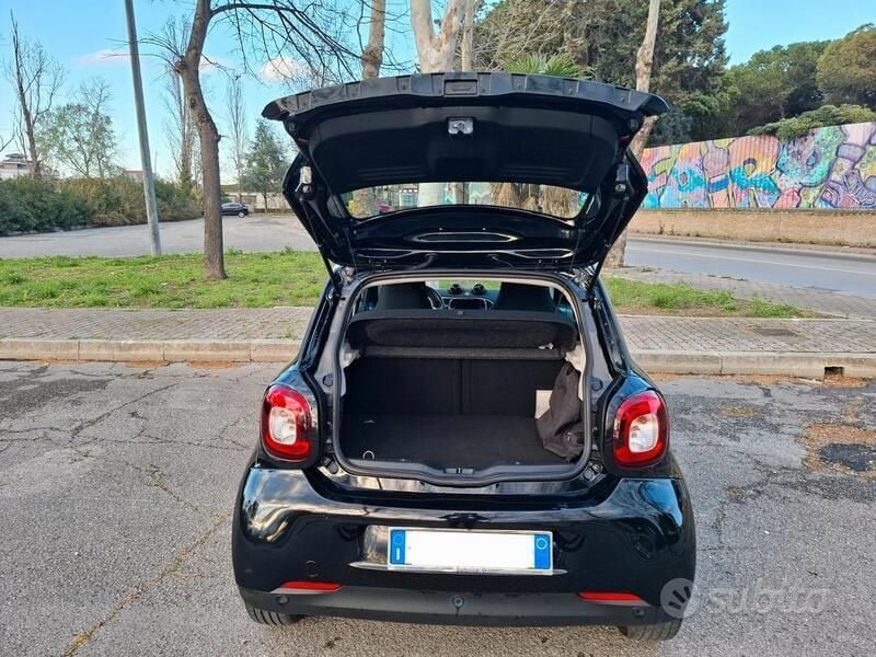 Usata Smart ForFour Electric Drive Passion 41 kW (56 CV) 2021 Nero Berlina