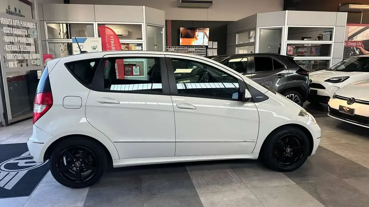 Usata Mercedes A160 Style 95 CV (69 kW) 2010 Bianco ghiaccio Monovolume