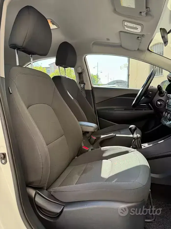 Usata Kia Rio City 85 CV (62 kW) 2013 Bianco Berlina