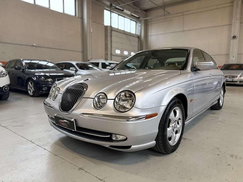 Usata Jaguar S-Type Executive 238 CV (175 kW) 2000 Argento Berlina
