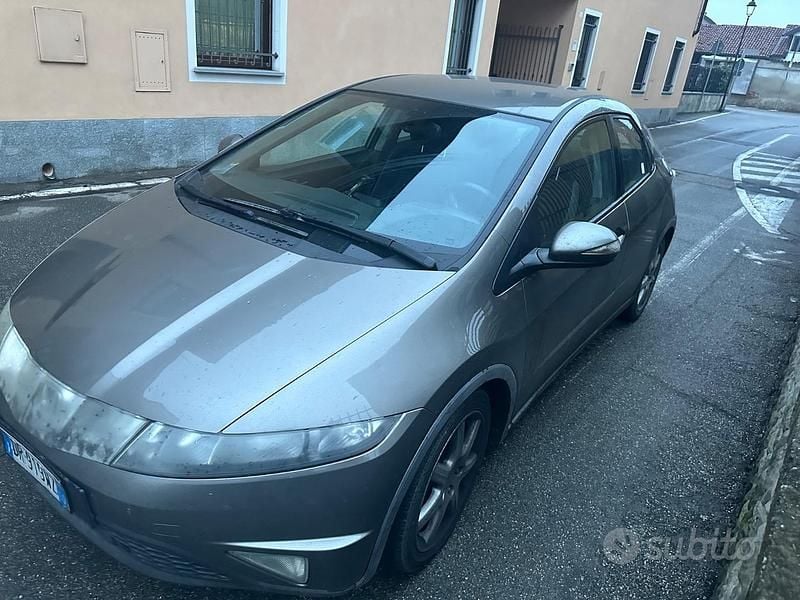 Usata Honda Civic 140 CV (102 kW) 2008 Grigio Berlina