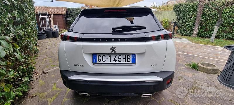 Usata Peugeot 2008 GT 131 CV (96 kW) 2021 Bianco SUV