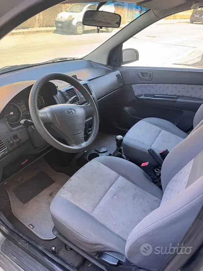 Usata Hyundai Getz Style 82 CV (60 kW) 2004 Grigio Utilitaria