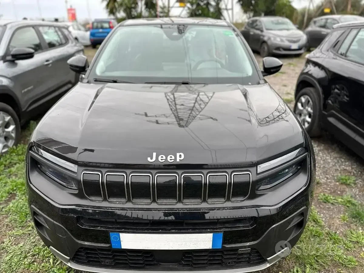 Usata Jeep Avenger Altitude 101 CV (74 kW) 2024 Nero SUV