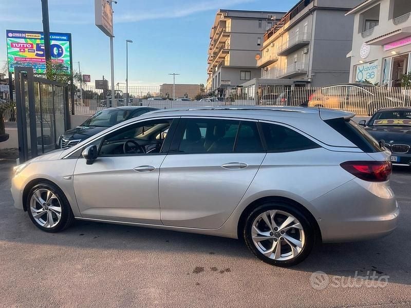 Usata Opel Astra Ultimate 122 CV (89 kW) 2022 Grigio Utilitaria