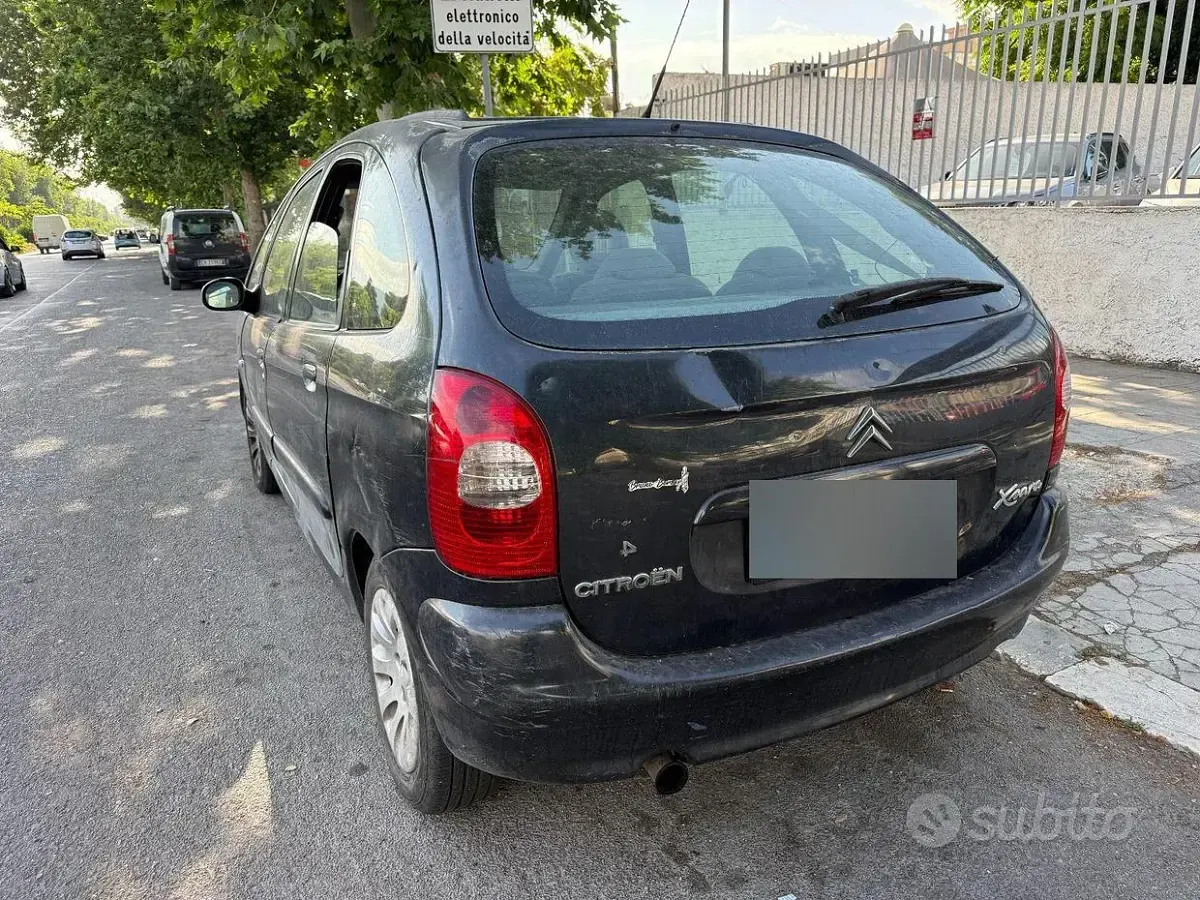 Usata Citroën Xsara Picasso 90 CV (66 kW) 2002 Nero Monovolume