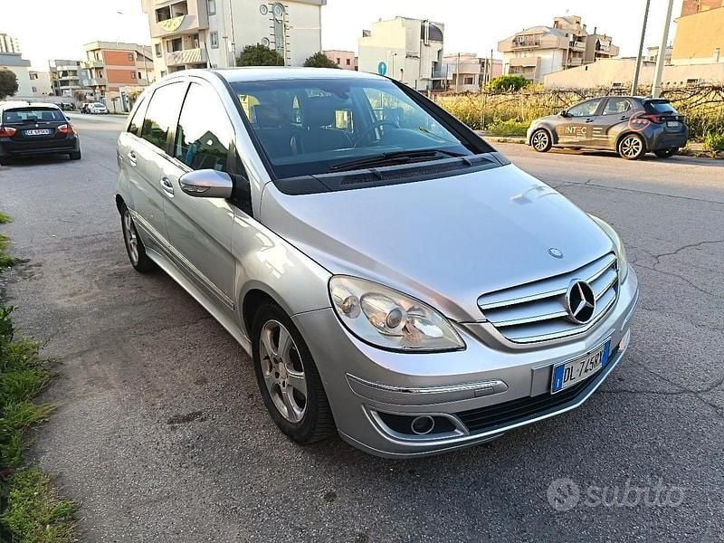 Usata Mercedes B200 140 CV (102 kW) 2008 Monovolume