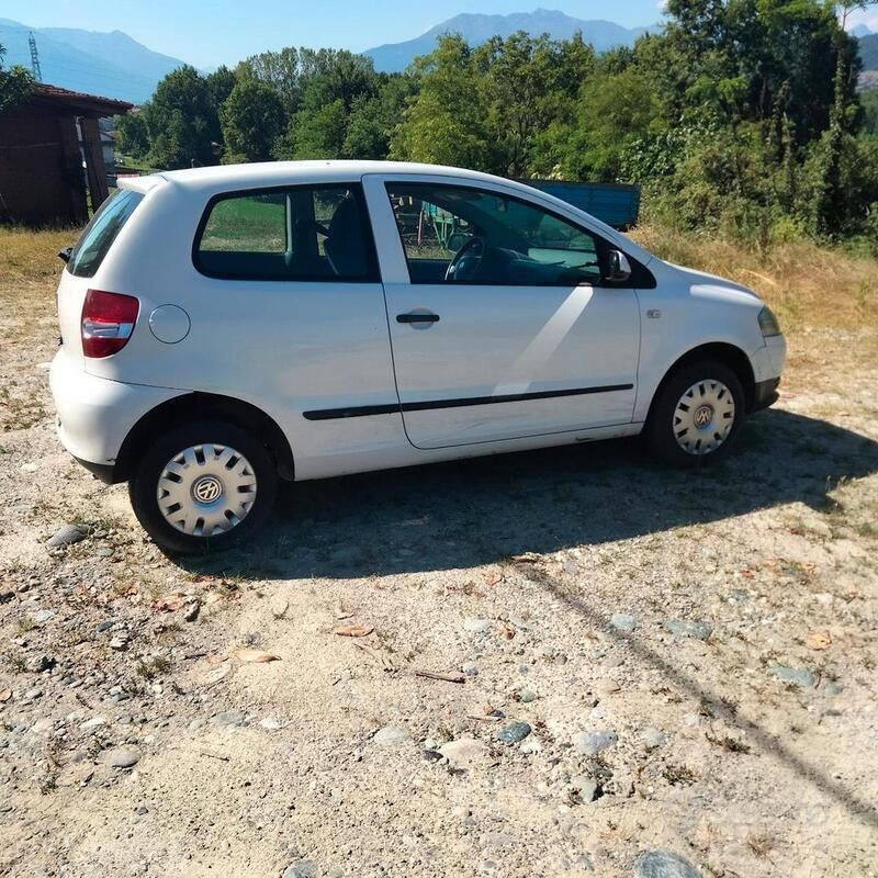 Usata VW Fox 75 CV (55 kW) 2008 Bianco Utilitaria