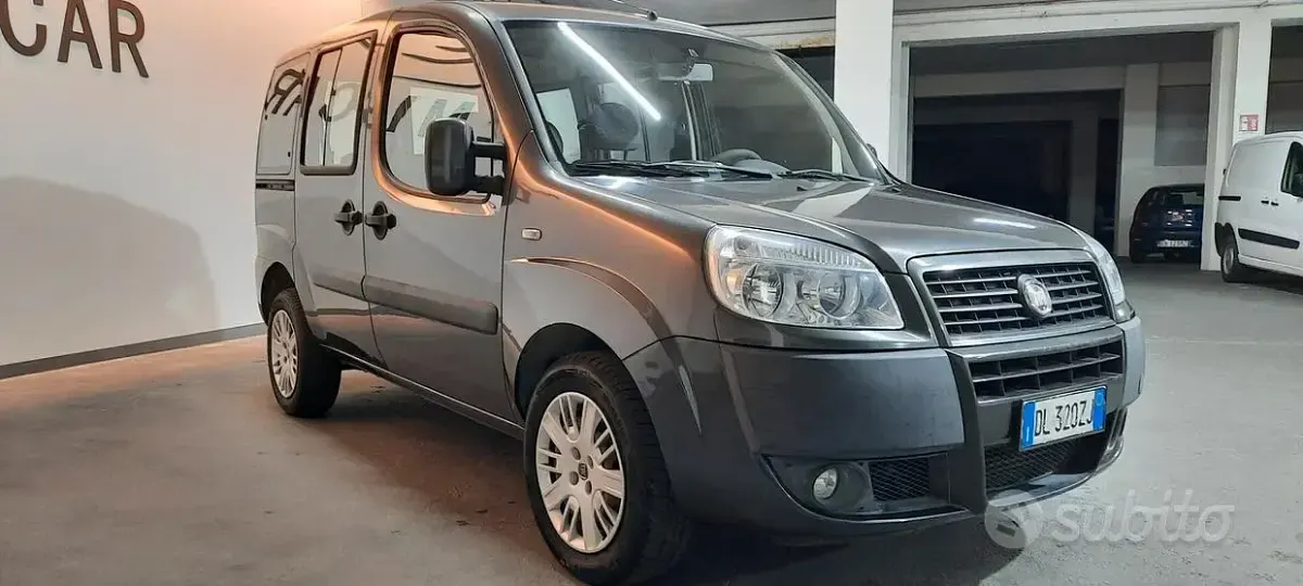 Usata Fiat Doblò 85 CV (62 kW) 2007 Grigio Monovolume