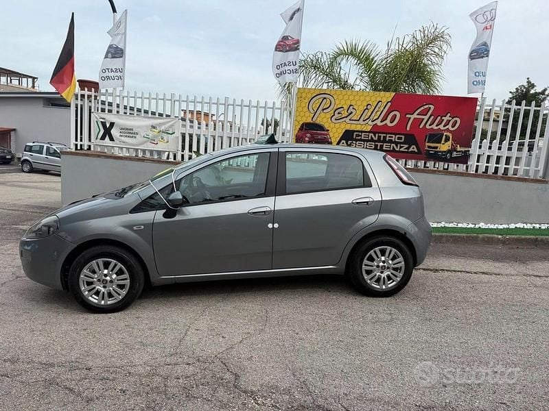 Usata Fiat Punto Easy 77 CV (56 kW) 2012 Grigio Utilitaria