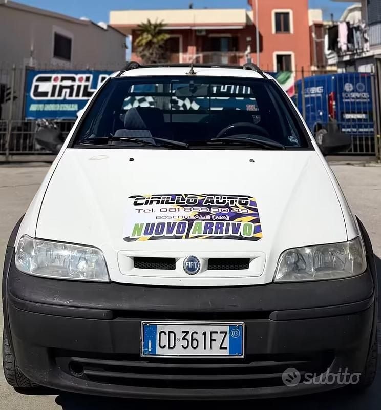 Usata Fiat Strada 80 CV (58 kW) 2003 Bianco Pick-up