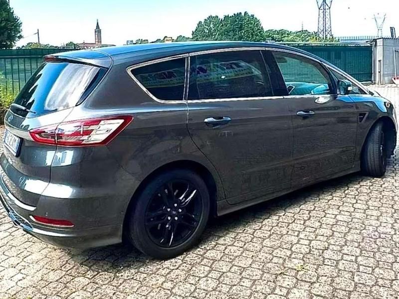 Usata Ford S-MAX Business Edition 150 CV (110 kW) 2017 Grigio Monovolume