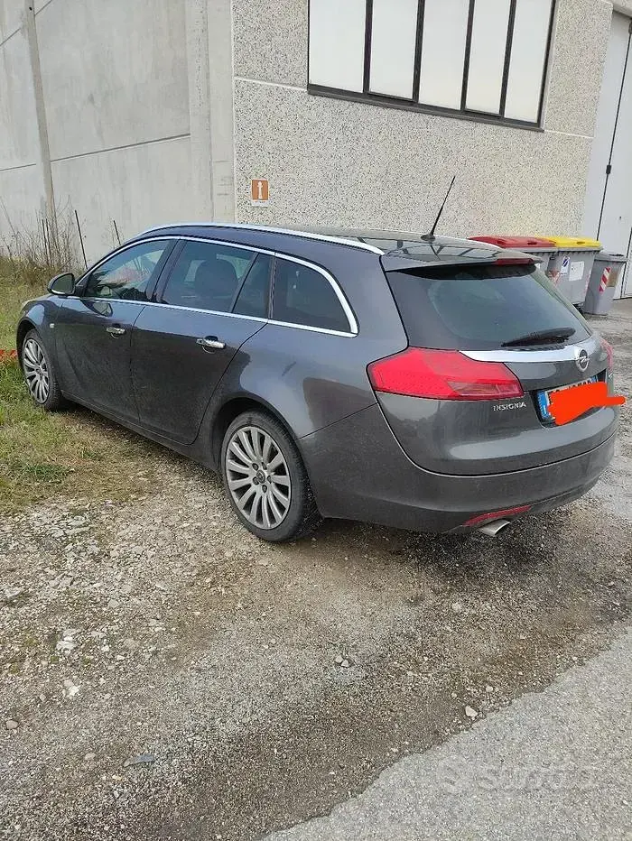 Usata Opel Insignia 131 CV (96 kW) 2010 Grigio Station wagon