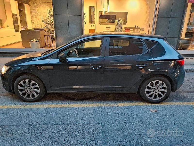 Usata Seat Leon 105 CV (77 kW) 2014 Nero Berlina