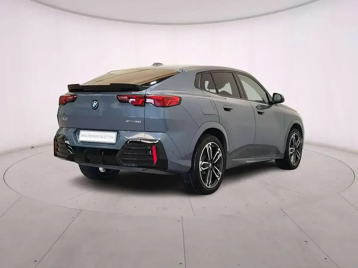 Usata BMW iX2 M Sport 150 kW (204 CV) 2025 Storm bay SUV