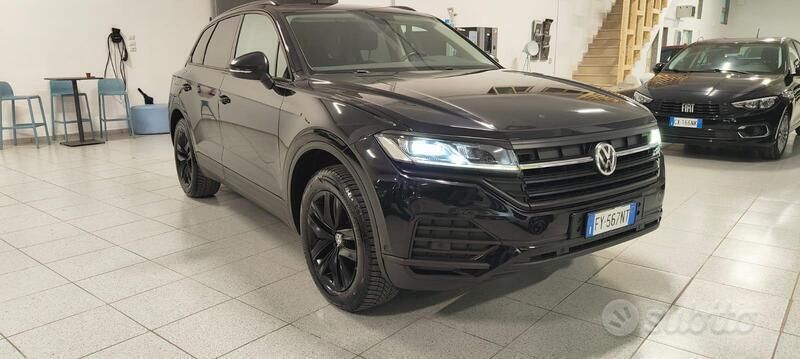Usata VW Touareg 240 CV (176 kW) 2019 Nero SUV