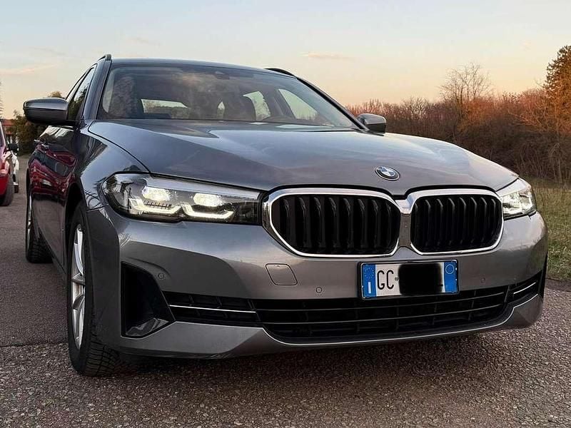 Usata BMW 520 Efficient Dynamics 190 CV (139 kW) 2020 Argento Station wagon