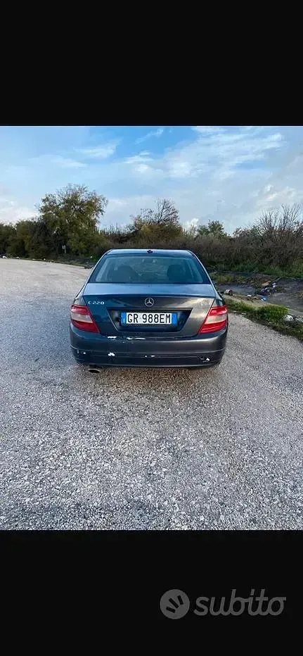 Usata Mercedes C220 170 CV (125 kW) 2008 Grigio Berlina