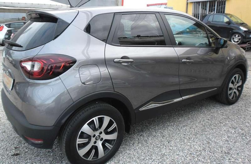 Usata Renault Captur 90 CV (66 kW) 2018 Grigio SUV