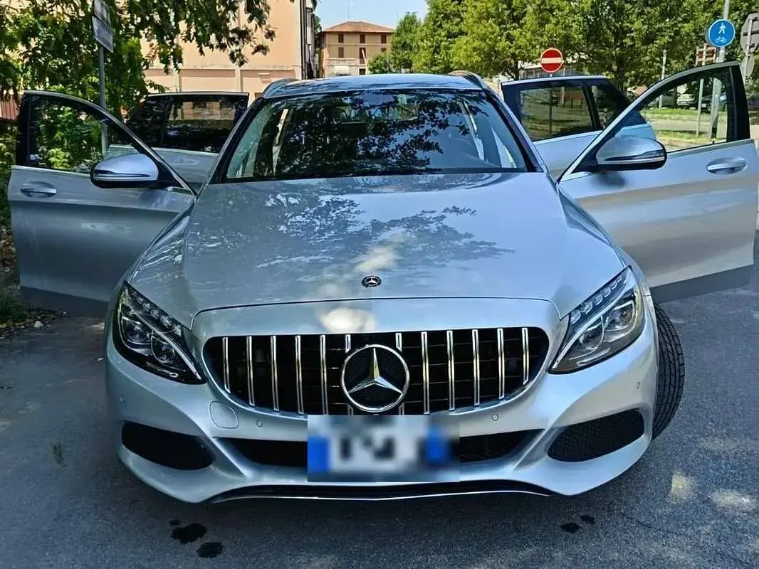 Usata Mercedes C200 Business 136 CV (100 kW) 2017 Argento Station wagon