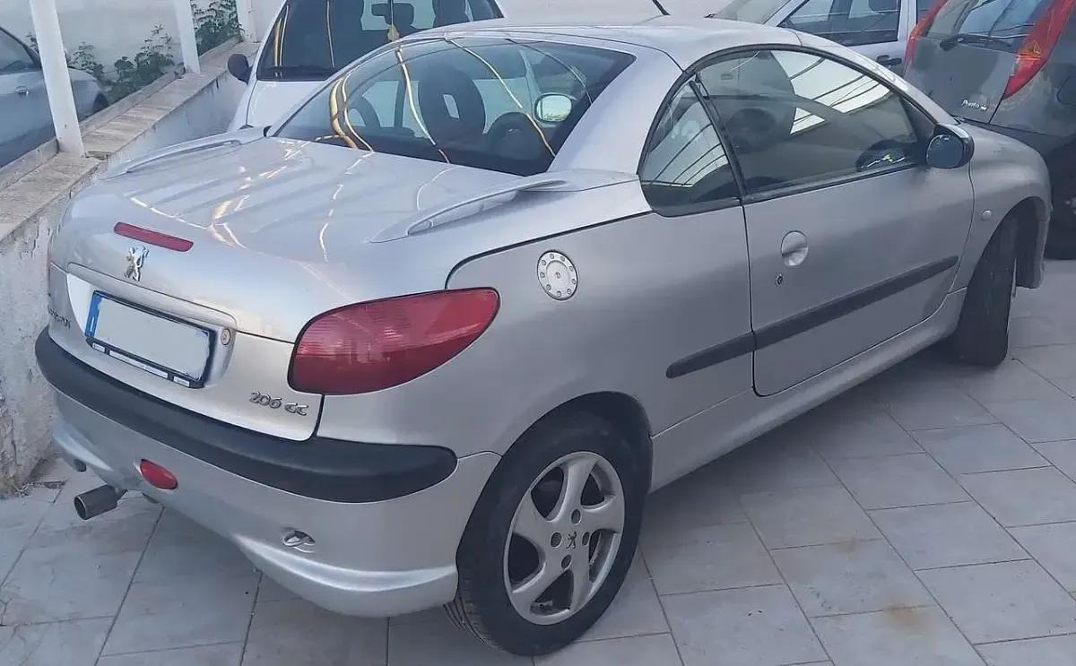 Usata Peugeot 206 CC 109 CV (80 kW) 2005 Other Cabrio