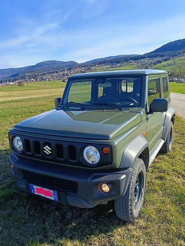Usata Suzuki Jimny 102 CV (75 kW) 2022 Verde SUV