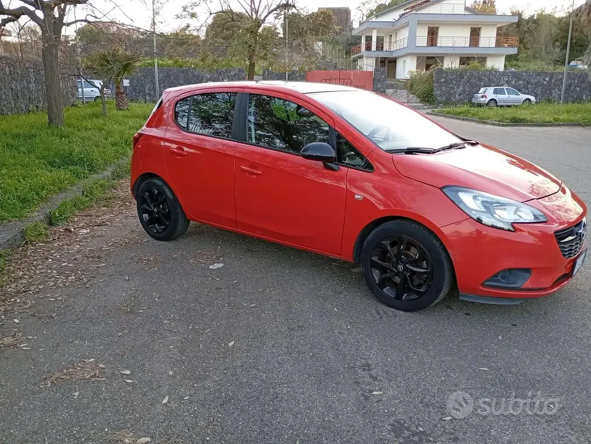 Usado Opel Corsa 75 CV (55 kW) 2017 Rojo Utilitario