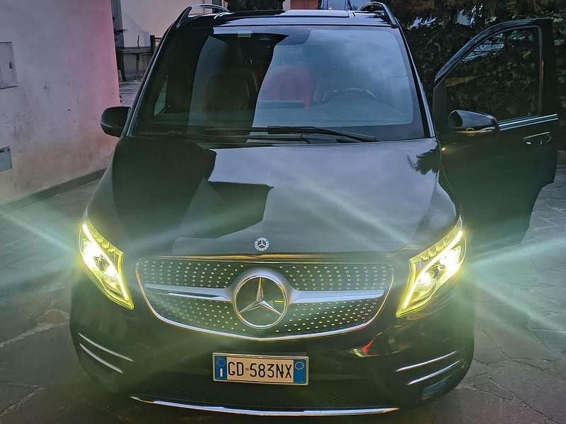 Usata Mercedes V300 Exclusive 239 CV (175 kW) 2021 Nero Monovolume