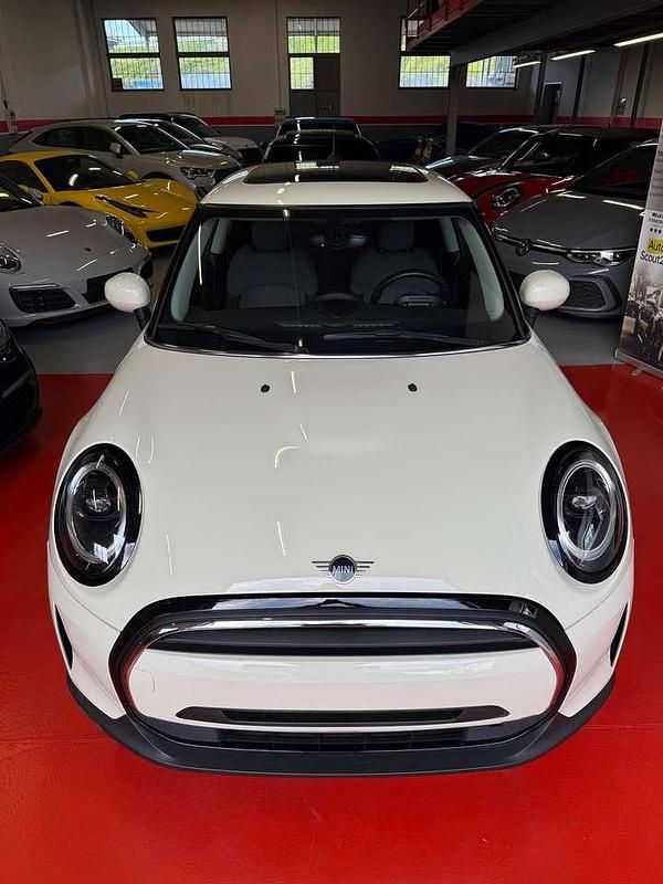 Usata Mini ONE Classic 102 CV (75 kW) 2022 English old white Utilitaria