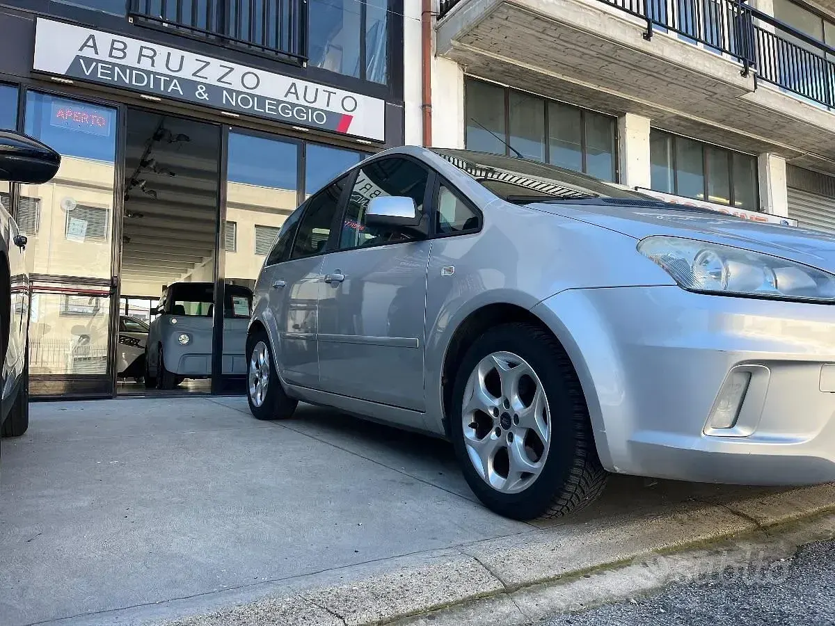 Usata Ford C-MAX Titanium 110 CV (80 kW) 2010 Beige Monovolume