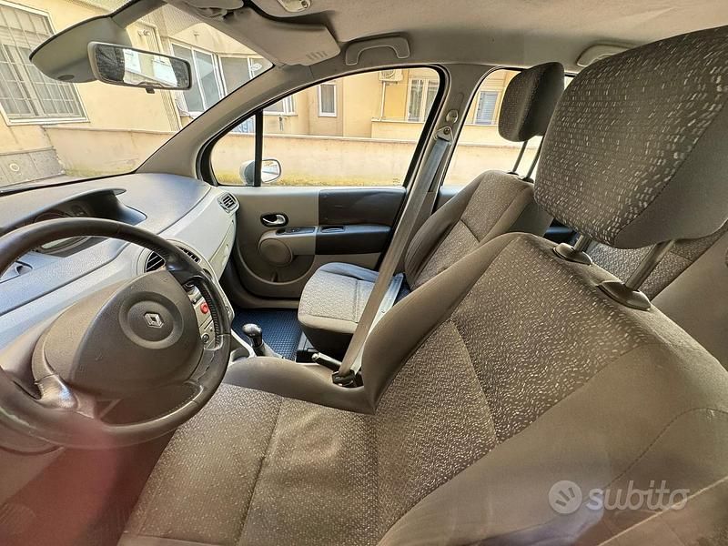 Usata Renault Modus 65 CV (47 kW) 2005 Grigio Monovolume