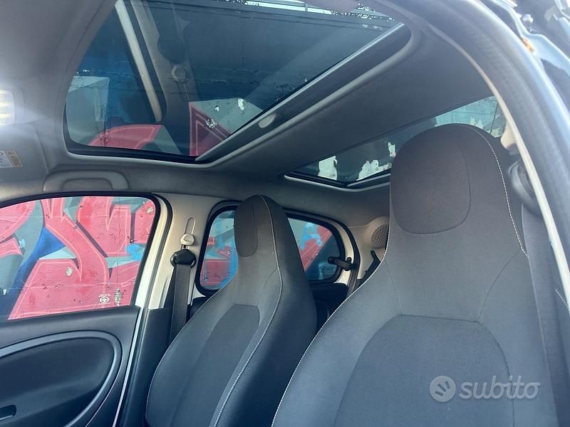 Usata Smart ForFour 90 CV (66 kW) 2019 Bianco Utilitaria