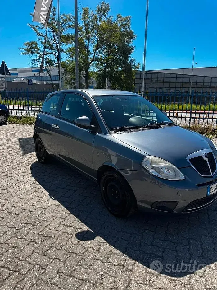 Usata Lancia Ypsilon 60 CV (44 kW) 2010 Grigio Utilitaria