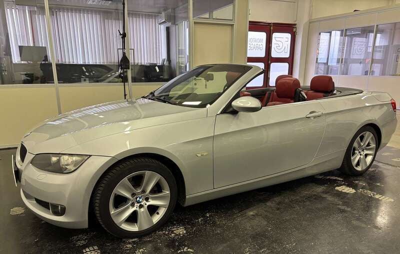 Argento Usata 2009 BMW 320 Cabriolet Cabrio | 9990 € (Buon prezzo) - Immagine 1/4