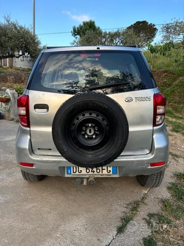 Usata Daihatsu Terios 86 CV (63 kW) 2008 Grigio SUV