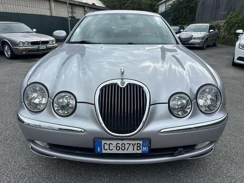 Usata Jaguar S-Type Executive 200 CV (147 kW) 2002 Argento Berlina