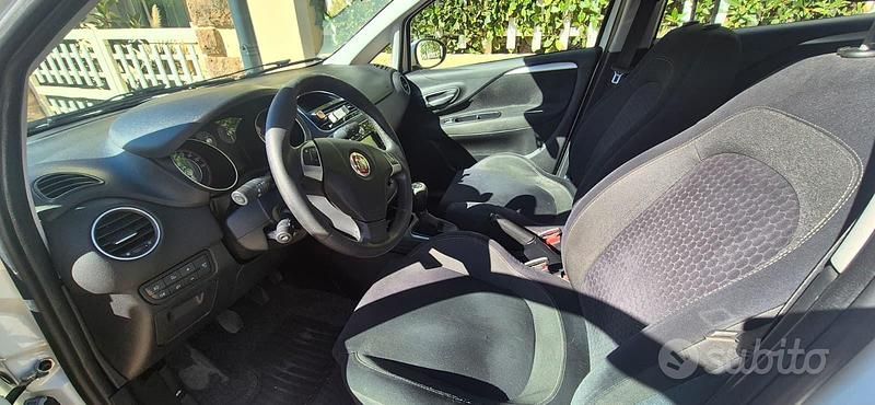 Usata Fiat Punto 95 CV (69 kW) 2017 Bianco Berlina