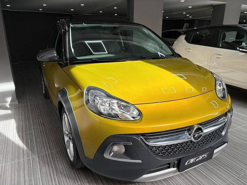 Usata Opel Adam Rocks Rocks 87 CV (63 kW) 2015 Oro Utilitaria