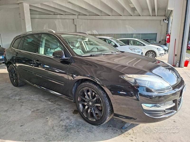 Usata Renault Laguna III 175 CV (128 kW) 2014 Nero Station wagon