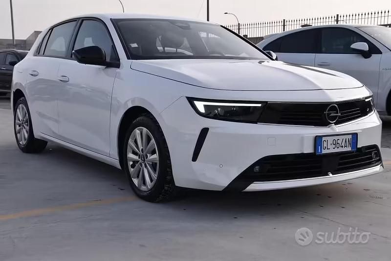 Usata Opel Astra Edition 131 CV (96 kW) 2022 Bianco Berlina