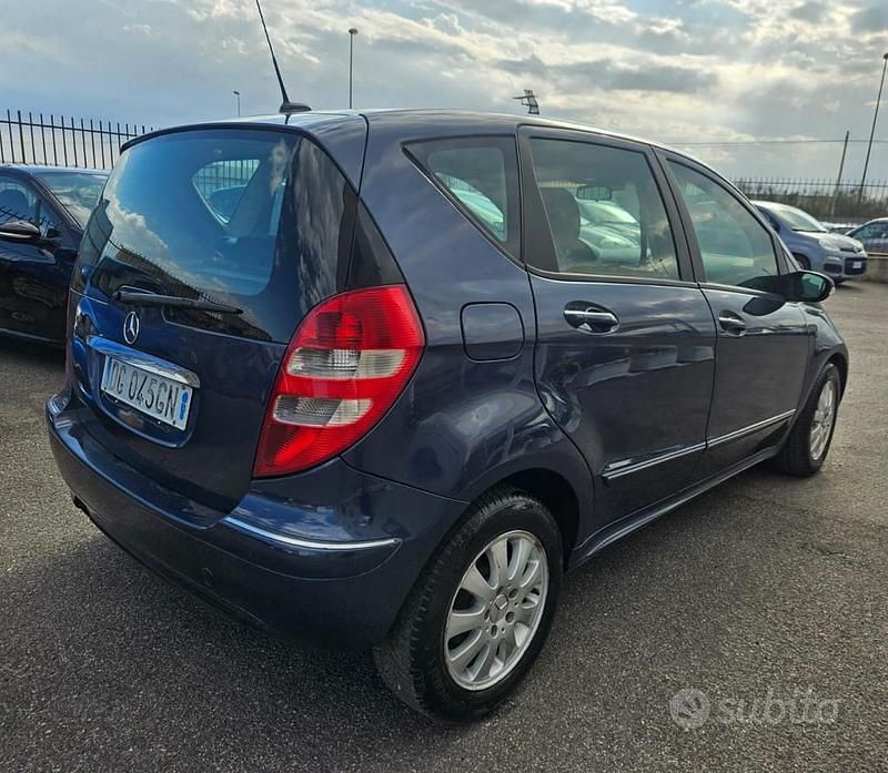 Usata Mercedes A180 Classic 109 CV (80 kW) 2008 Blu/azzurro Berlina