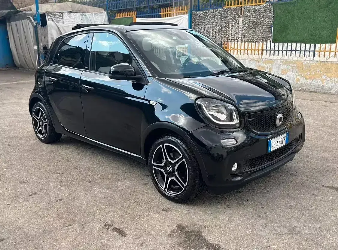 Usata Smart ForFour 71 CV (52 kW) 2017 Nero Utilitaria