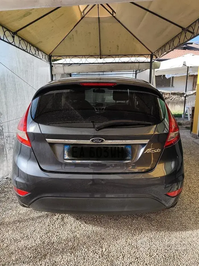Usata Ford Fiesta Titanium 97 CV (71 kW) 2010 Nero Berlina