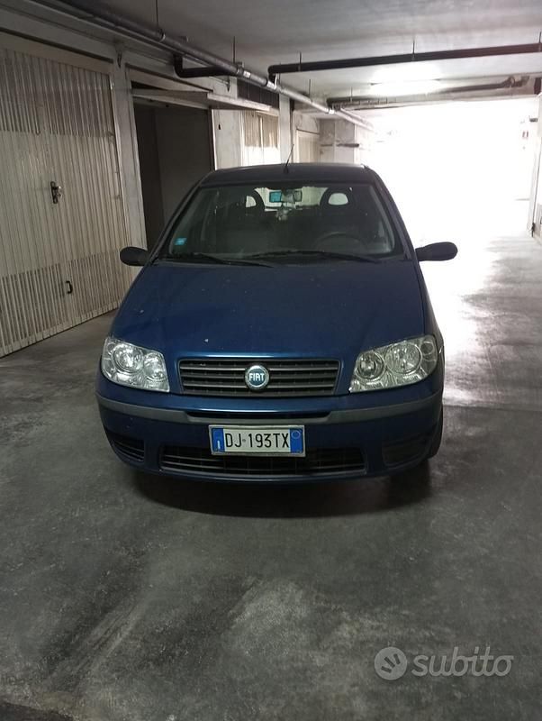 Blu Usata 2003 Fiat Punto Due volumi | 1800 € (Buon prezzo) - Immagine 1/4