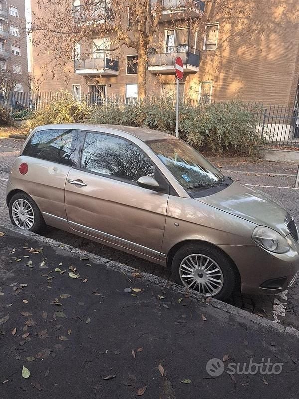 Usata Lancia Ypsilon 60 CV (44 kW) 2007 Grigio Utilitaria