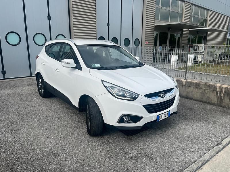 Cloud white Usata 2014 Hyundai ix35 Xpossible SUV | 8900 € (Buon prezzo) - Immagine 1/4