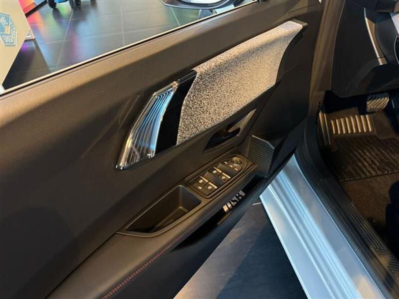 Nuova Renault Clio V Techno 160 CV (117 kW) 2025 Grigio chiaro